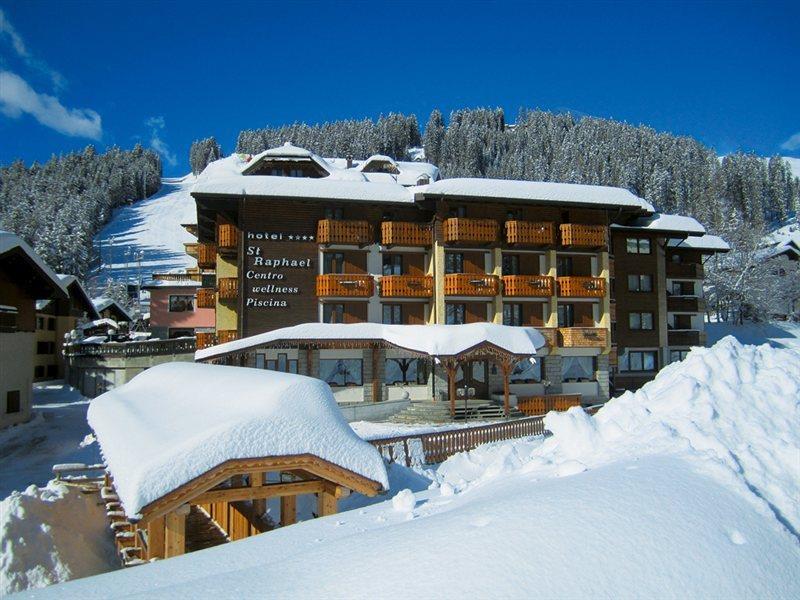 Hotel St. Raphael Мадона ди Кампильо Екстериор снимка