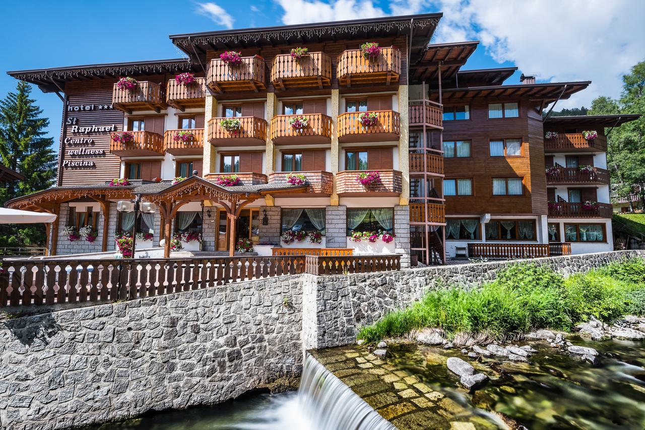 Hotel St. Raphael Мадона ди Кампильо Екстериор снимка